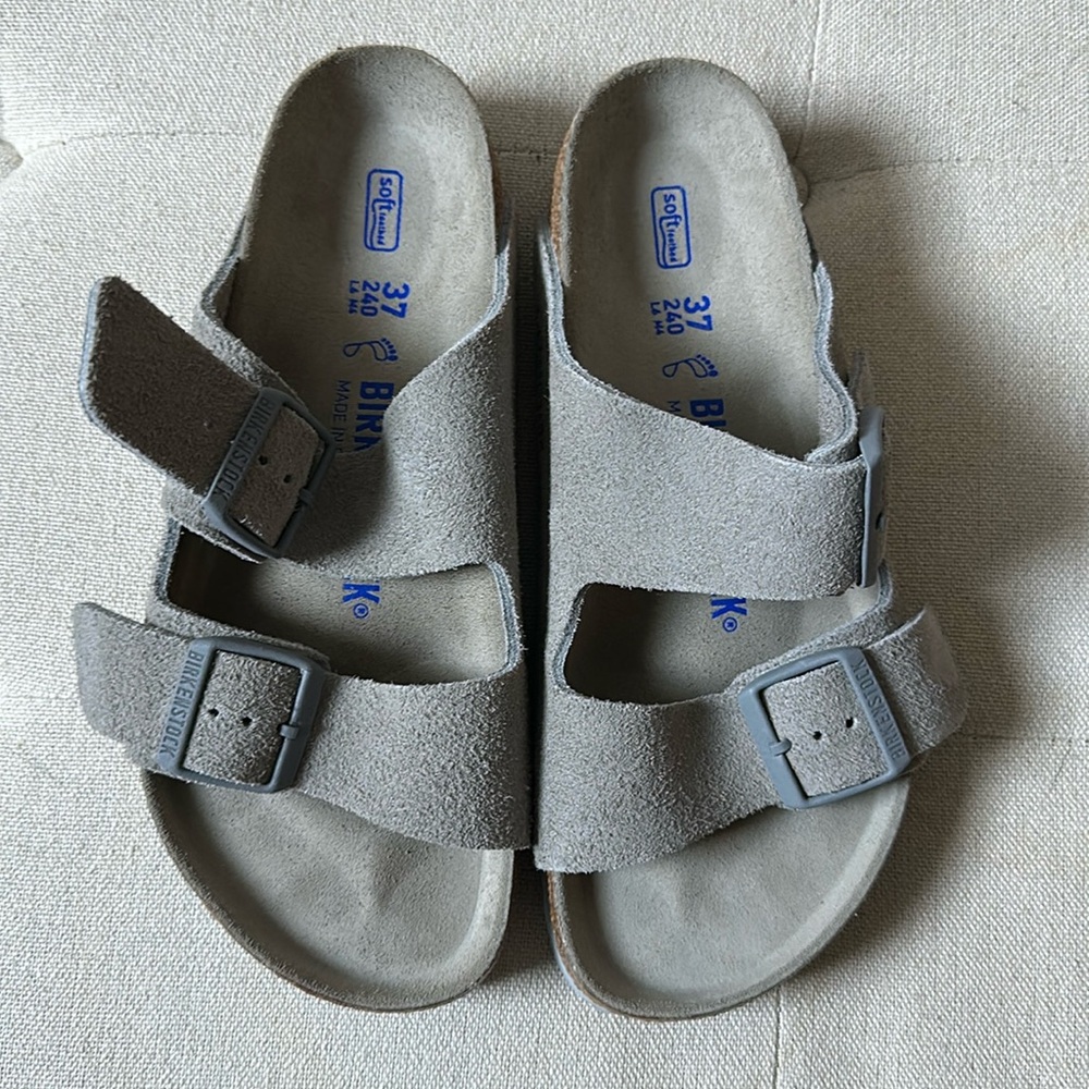 Birkenstock Arizona BS Stone Coin Suede - Women’s Size 6 (Regular/Wide fit)